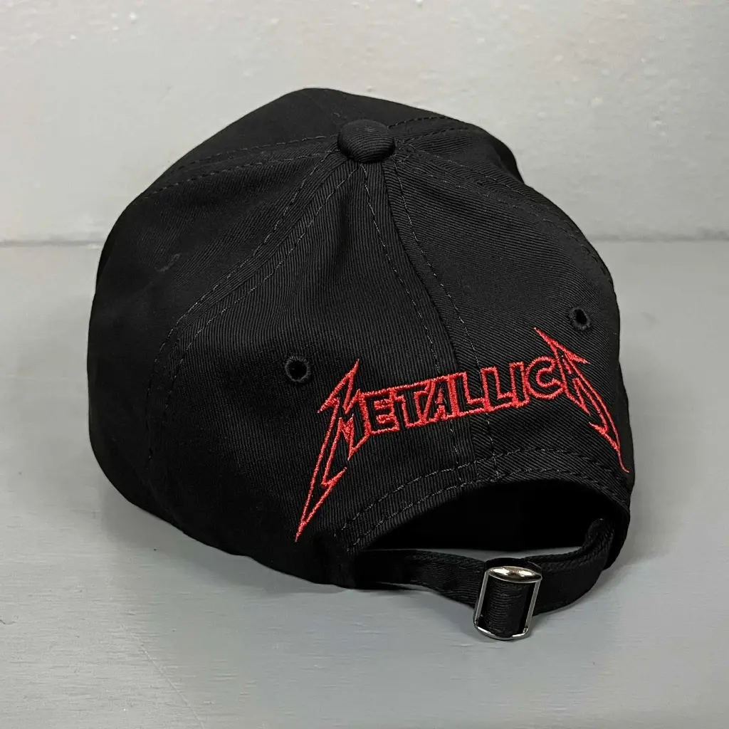 metallica-red-logo-3d-cap-back-2048-2048-a57f419a-1e24-11ed-8dd5-64eeb7036dfe-jpg-30696-jpg-50090-1920x1920.webp