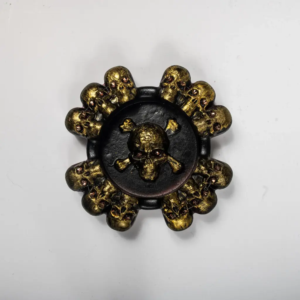 Гіпсова попільничка Черепи зі стразами чорна з ефектом позолоти