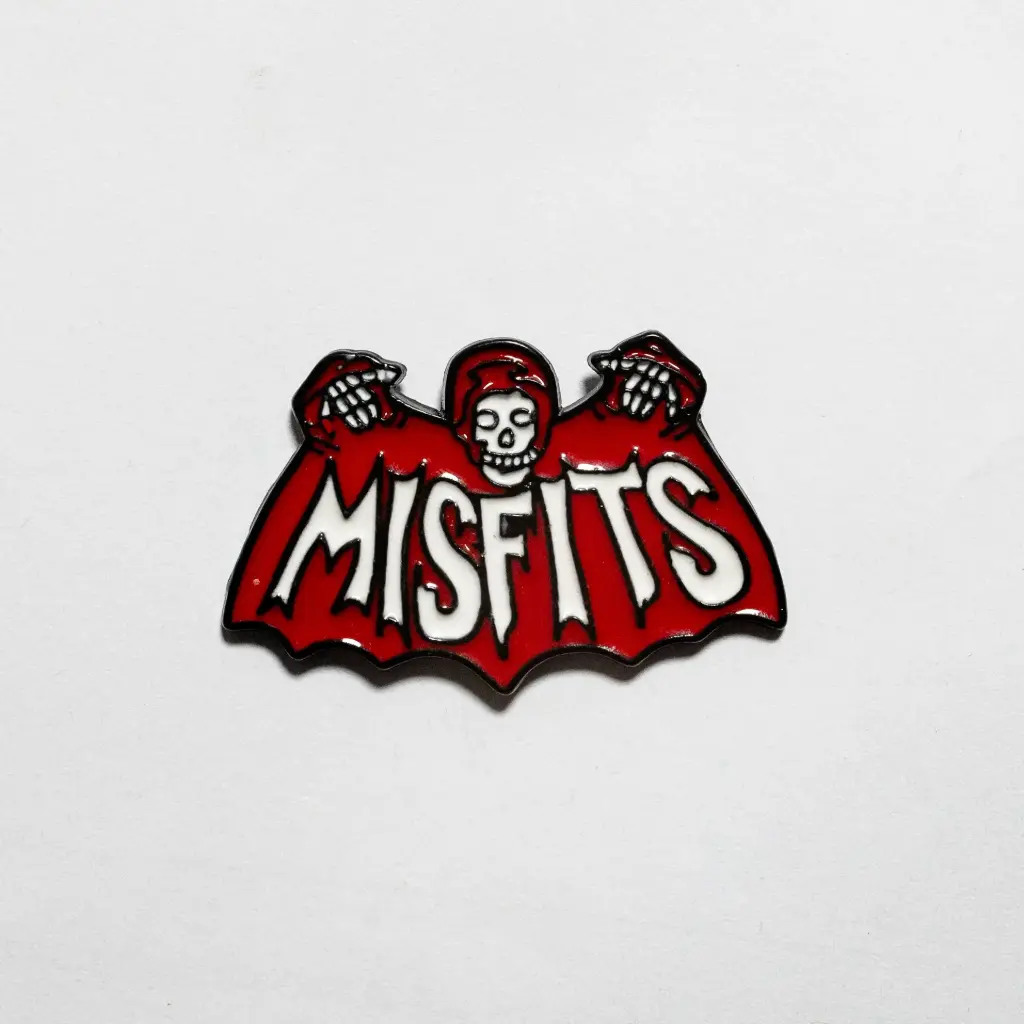 Пін Misfits кажан