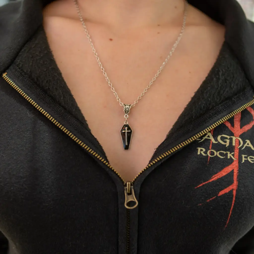 Кулон на ланцюжку Гроб чорний