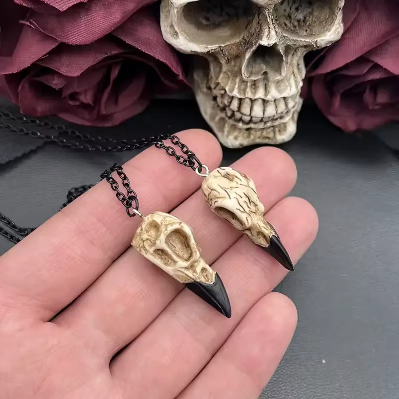 Кулон на ланцюжку Raven Skull