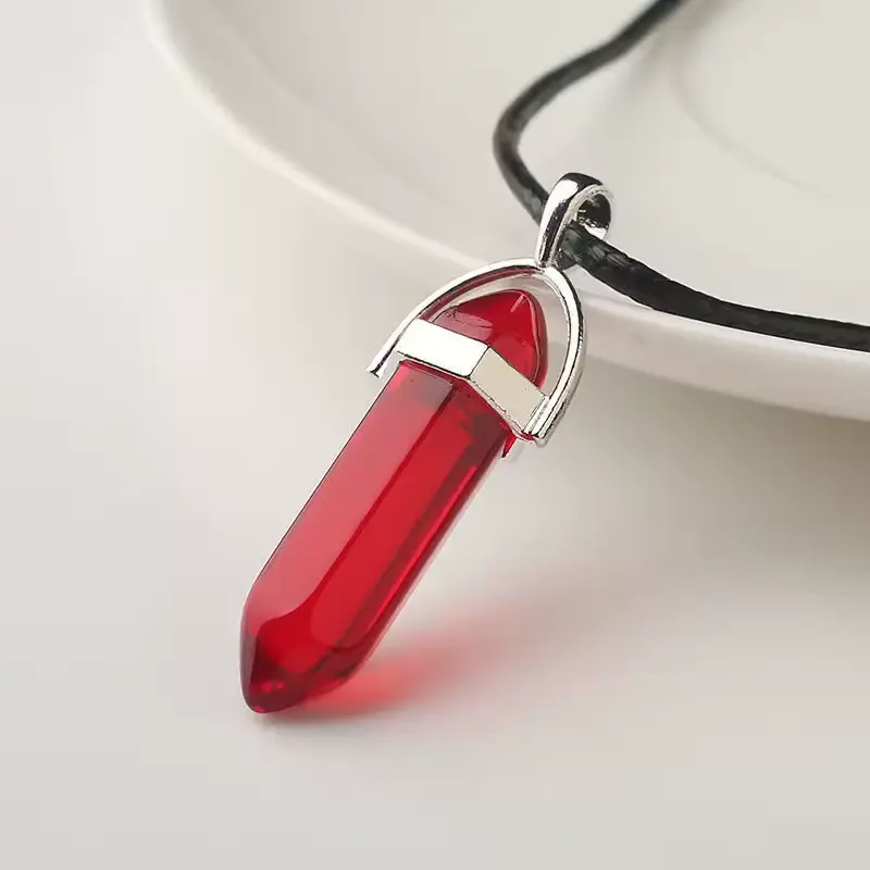 Кулон на мотузці червоний