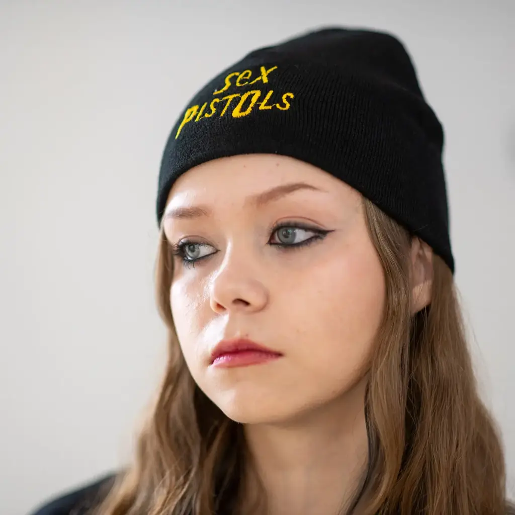 Шапка Sex Pistols вишита чорна 
