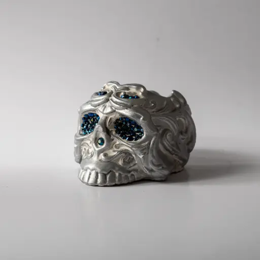 [11953] Гіпсове кашпо Череп середній зі стразами сріблястий