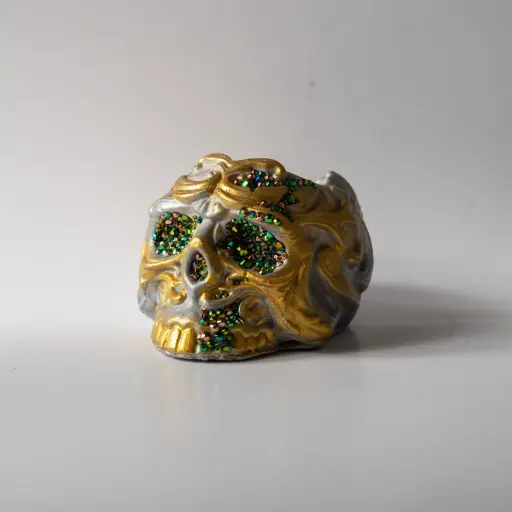 [11955] Гіпсове кашпо Череп середній зі стразами сріблястий з ефектом позолоти